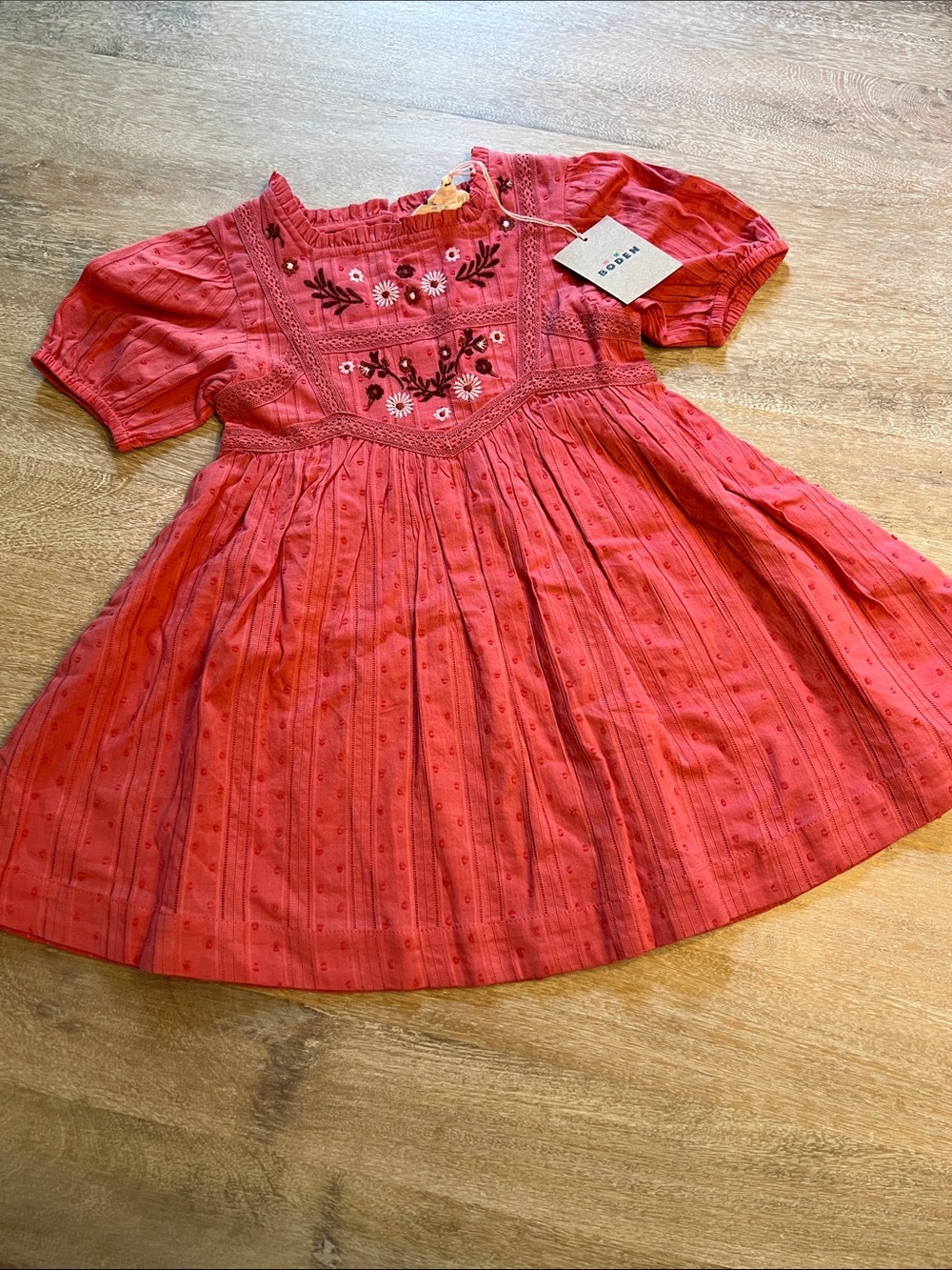 Mini Boden 2/3 embroidered dress nwt